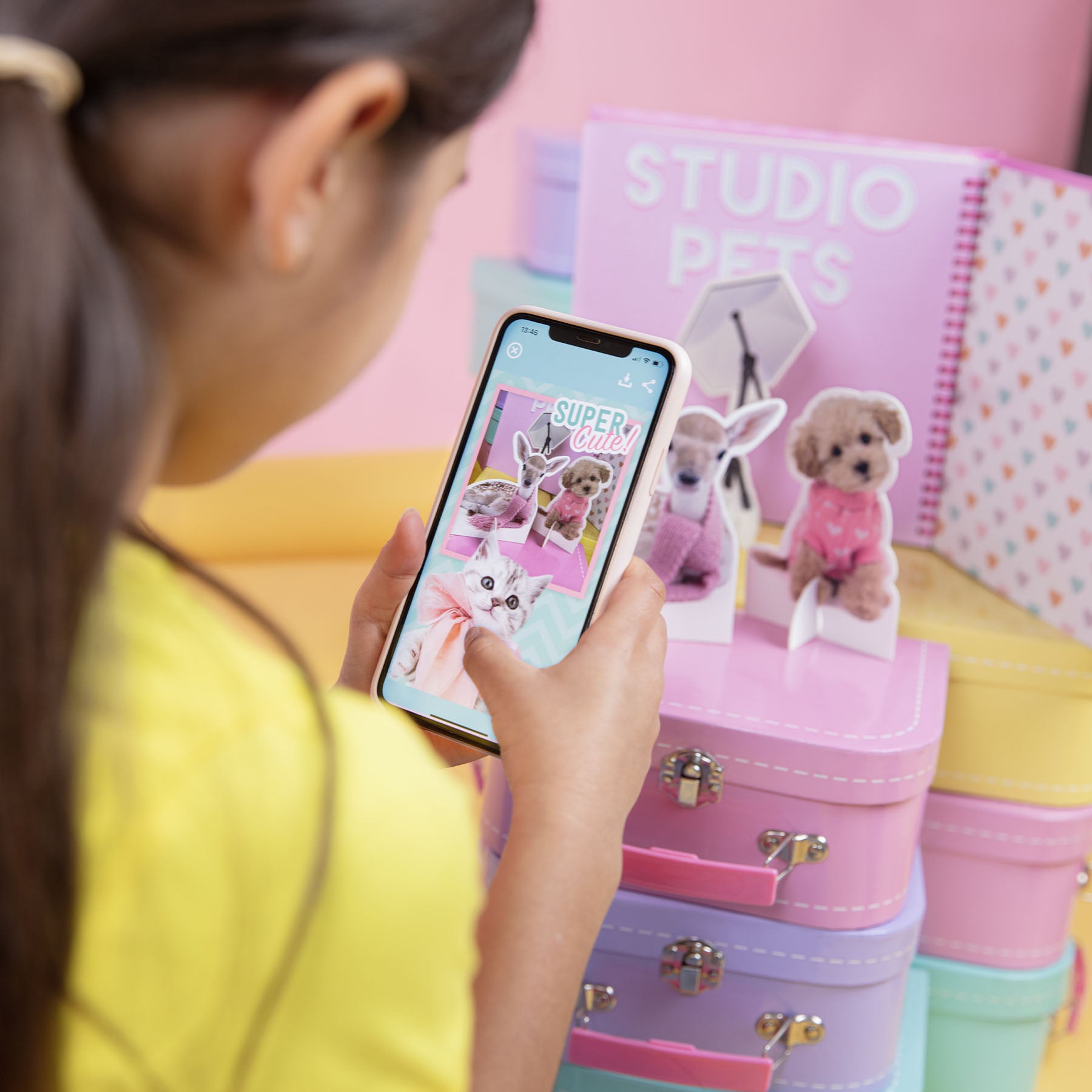Push Out Mini Studio s tvými zvířecími kamarády a 10 veselými pozadími